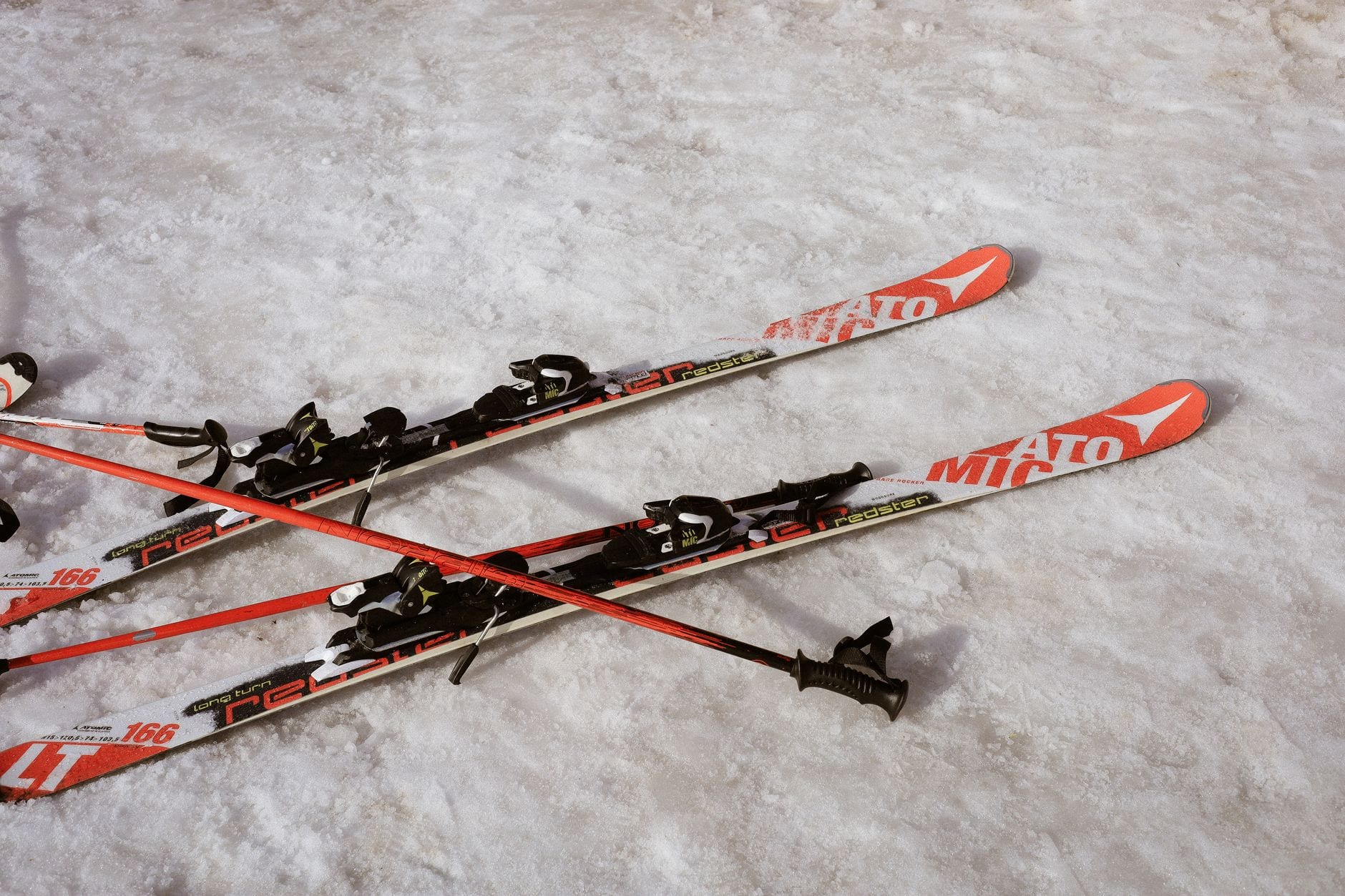 Les Gets ski shops comparison